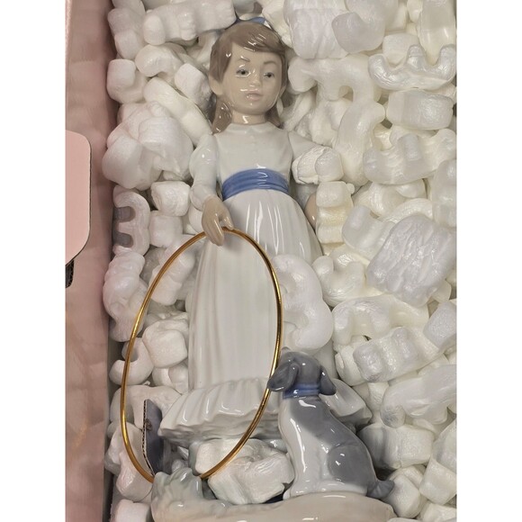 Lladro Nao "My Dog Does Tricks" figurine #0379 - Picture 1 of 5